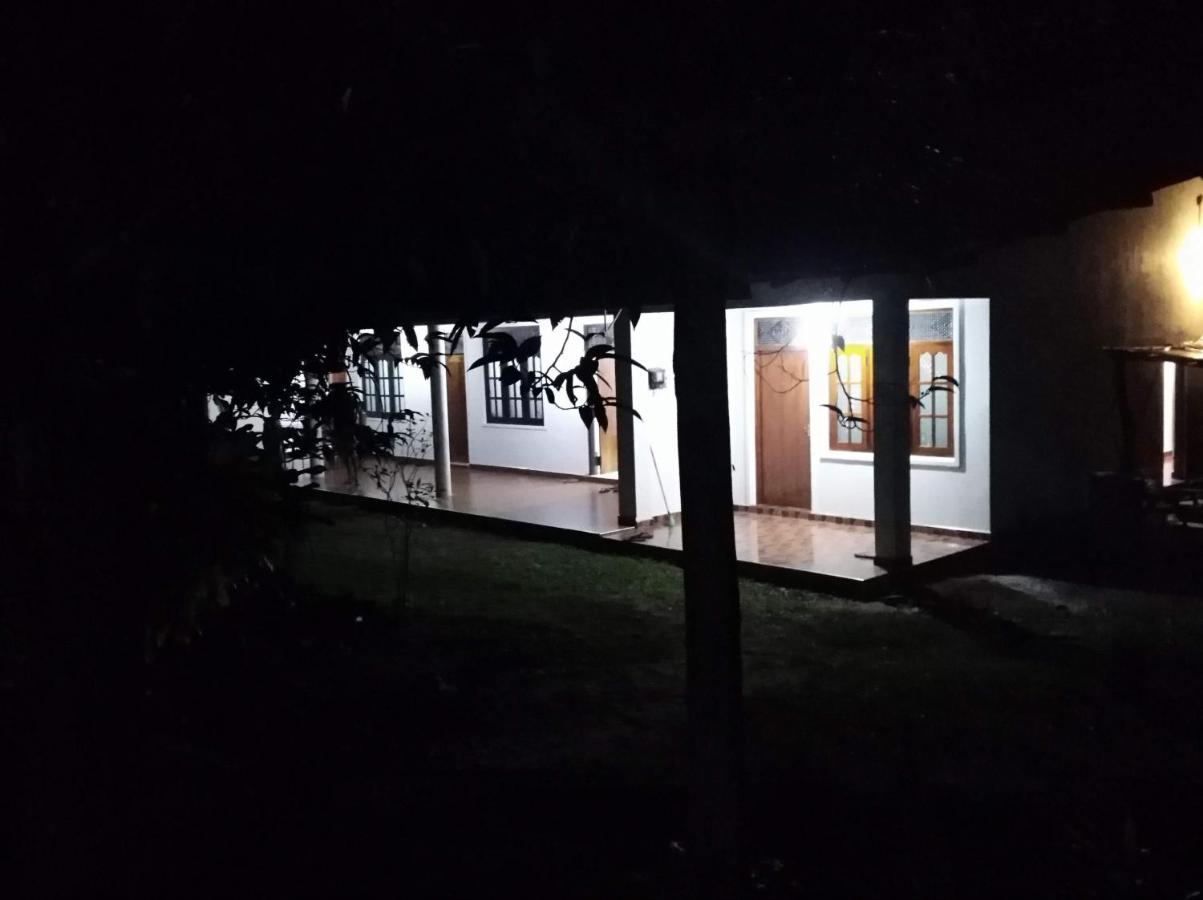 Deer Garden Guest Hotel Полонарува Екстериор снимка