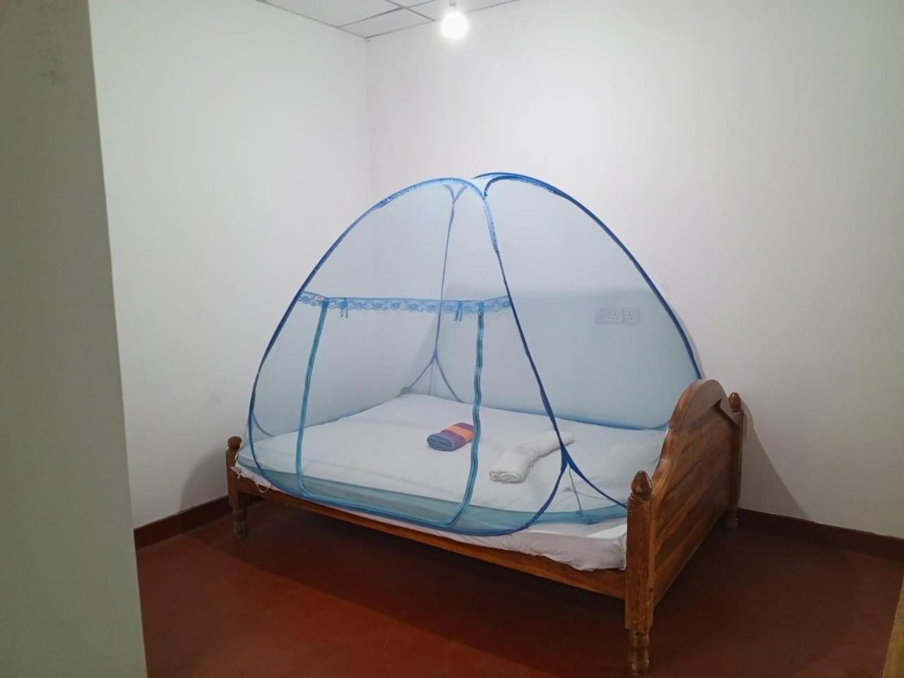 Deer Garden Guest Hotel Полонарува Екстериор снимка