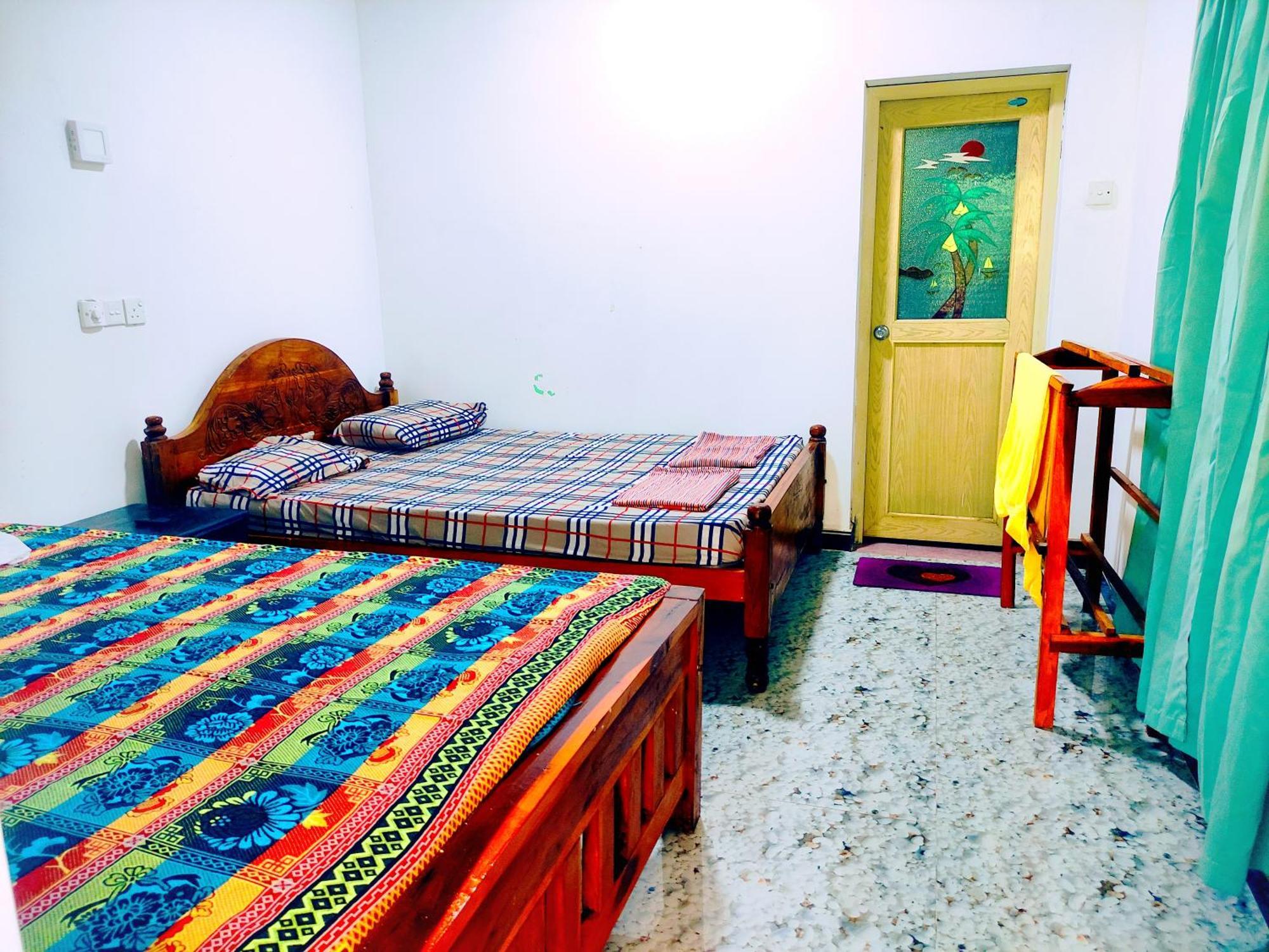 Deer Garden Guest Hotel Полонарува Екстериор снимка