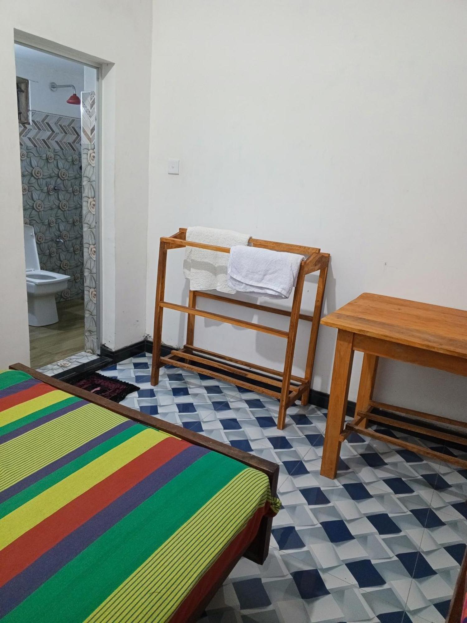 Deer Garden Guest Hotel Полонарува Екстериор снимка