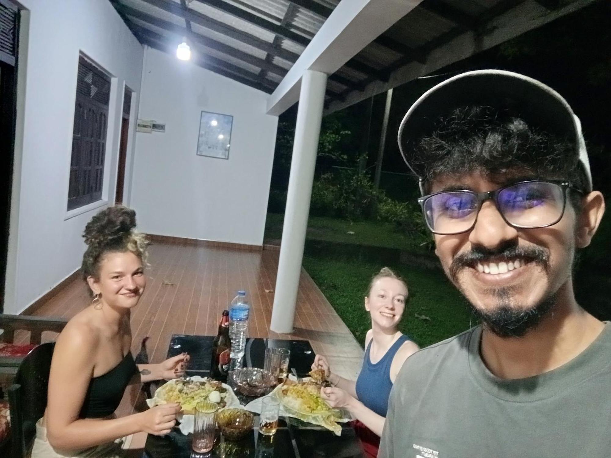 Deer Garden Guest Hotel Полонарува Екстериор снимка