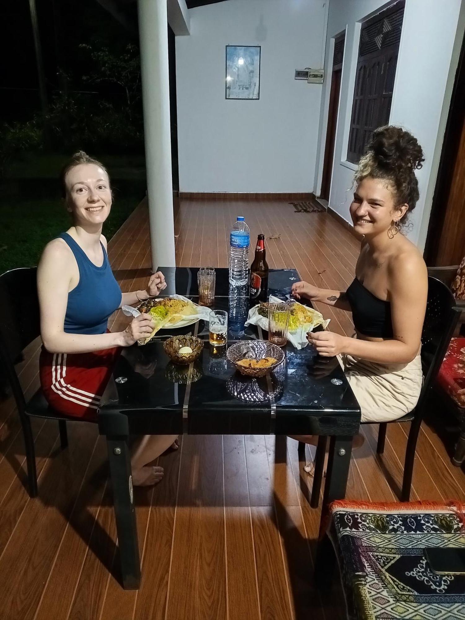 Deer Garden Guest Hotel Полонарува Екстериор снимка